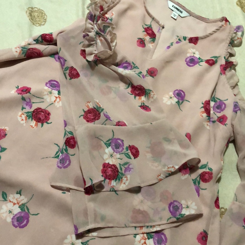 Express Blouse - Picture 2 of 5